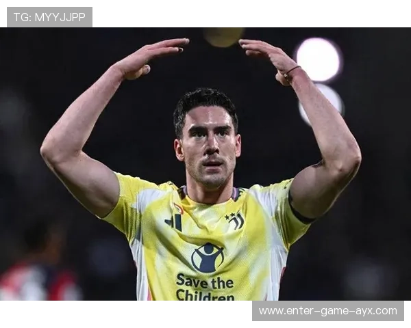 尤文弗拉霍维奇禁区内抢点补射完成制胜一球 尤文弗拉霍维奇禁区内抢点补射完成制胜一球