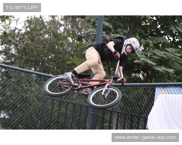 BMX 决赛选手完成 720° 翻转惊艳全场 BMX 决赛选手完成 720° 翻转惊艳全场