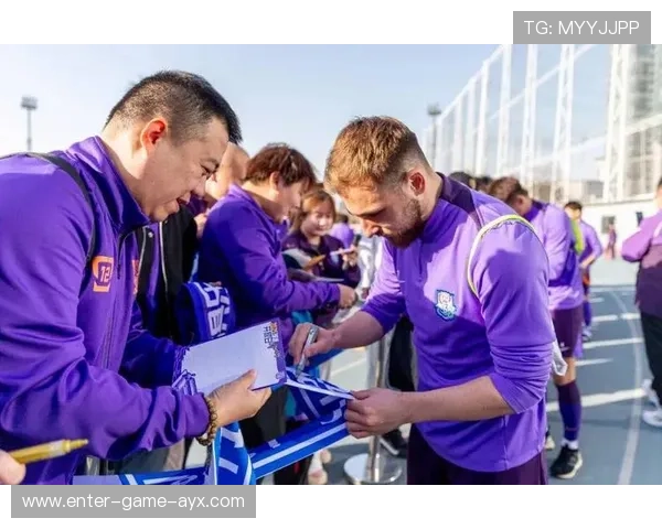 冠军球队成立粉丝俱乐部加强与球迷的互动联结，冠军赞助的球队