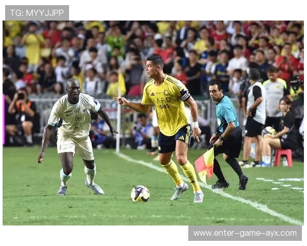 C罗左脚劲射贴柱入网，利雅得胜利场面震撼