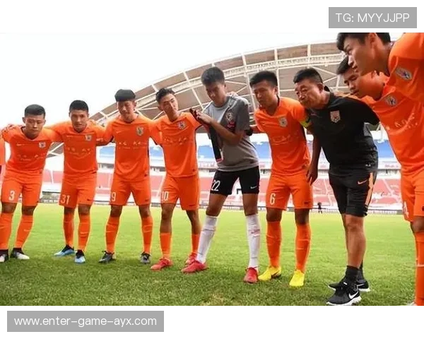 斯坦丘正式加盟大连英博，领衔中场参与全队分组对抗